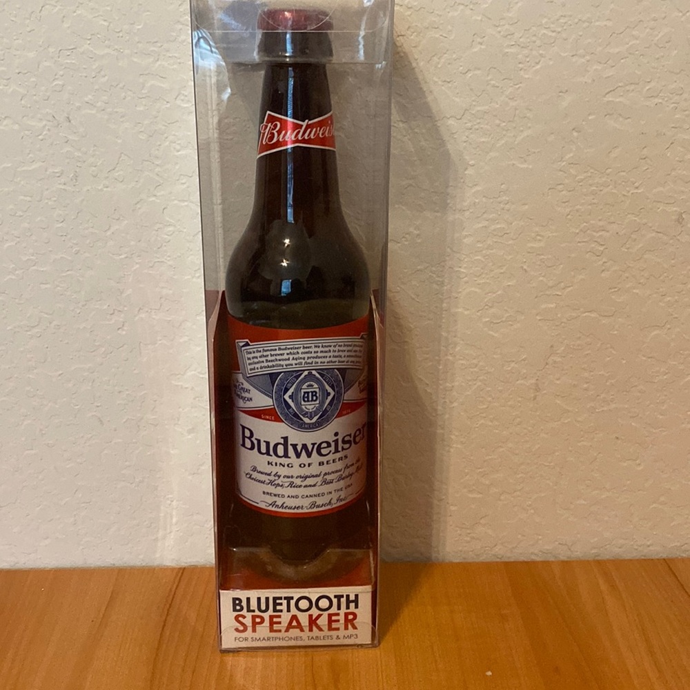Blue Tooth Budweiser Bottle Speaker